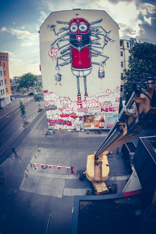 Swiss Knife / Berlin Street Art