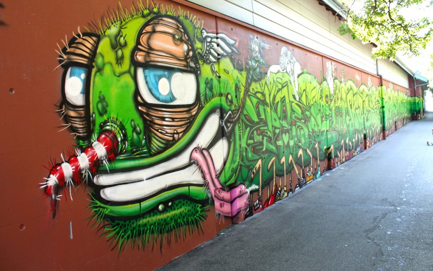 One Truth 70m Tausenfüssler Sihlpromenade Zürich