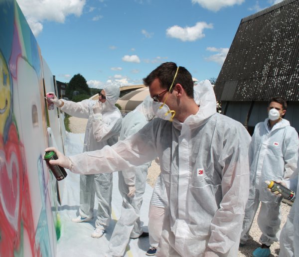 Graffiti Workshop / Bain & Company