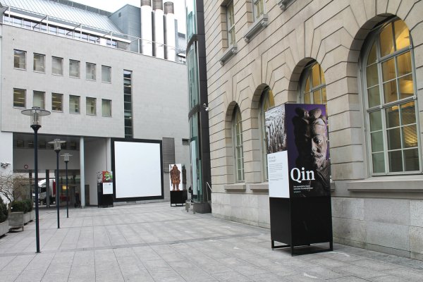 Graffiti Auftrag UBS Bahnhofstrasse Zürich