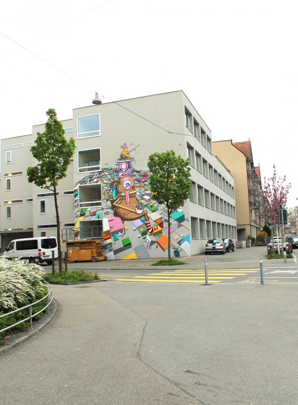 Graffiti Auftrag Hausfassade Playground