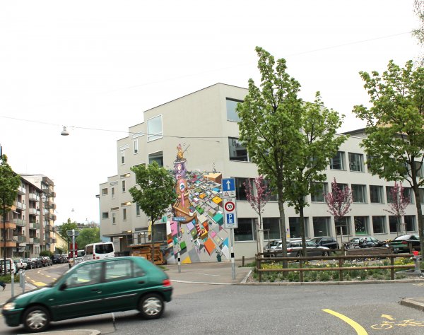 Graffiti Auftrag Hausfassade Playground