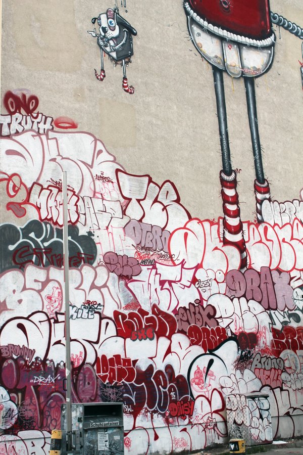 Swiss Knife / Berlin Street Art