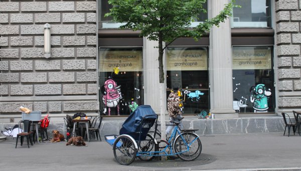 Street Art Bahnhofstrasse  - 7 Friday Space